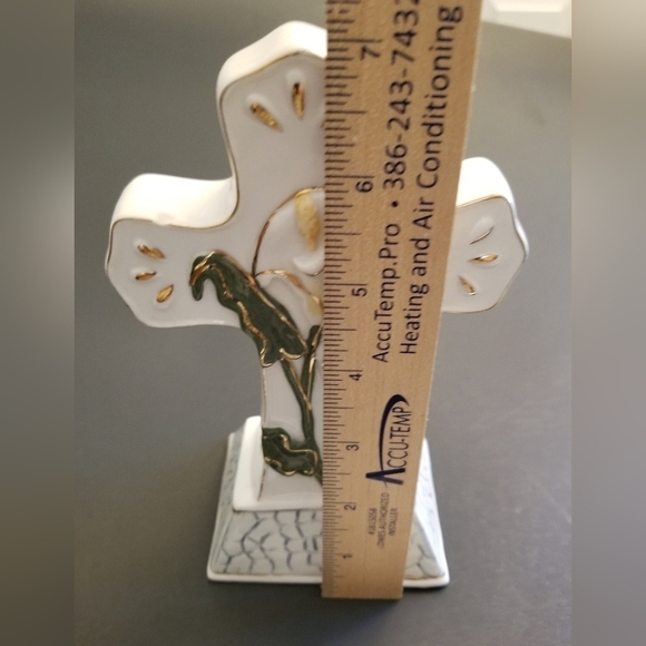 Vintage Beautiful Porcelain Cross with Calla Lily Flowers 4.2" x 2.7" and 7.1"T - Picture 6 of 6